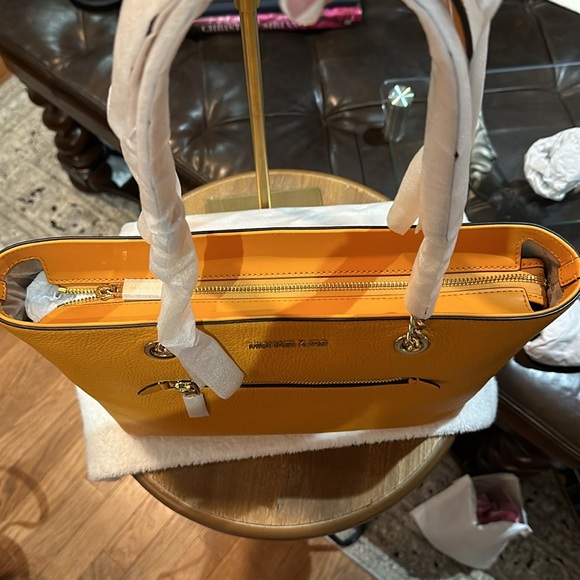 Authentic Michael Kors Jet Set Front Pocket Zip Chain Tote Handbag in Honeycomb - Picture 7 of 14